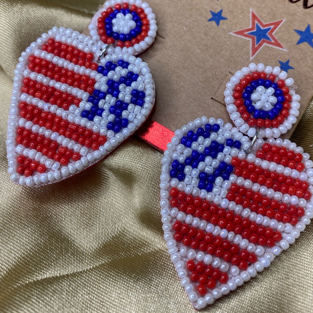 Celebrate USA 🇺🇸 Flag Earrings